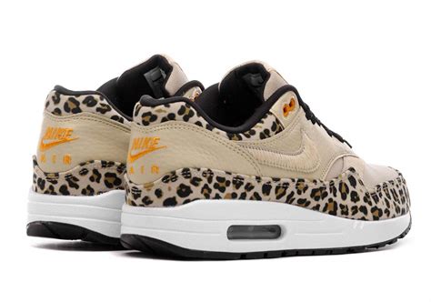 Nike leopard shoes